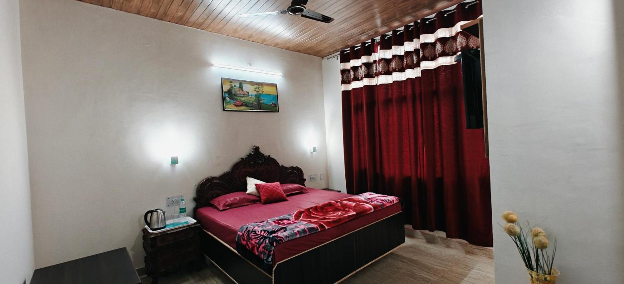 The Eminence Resort & Gym Solan Eksteriør billede